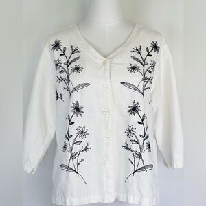 VTG Erika White Floral Embroidered Blouse